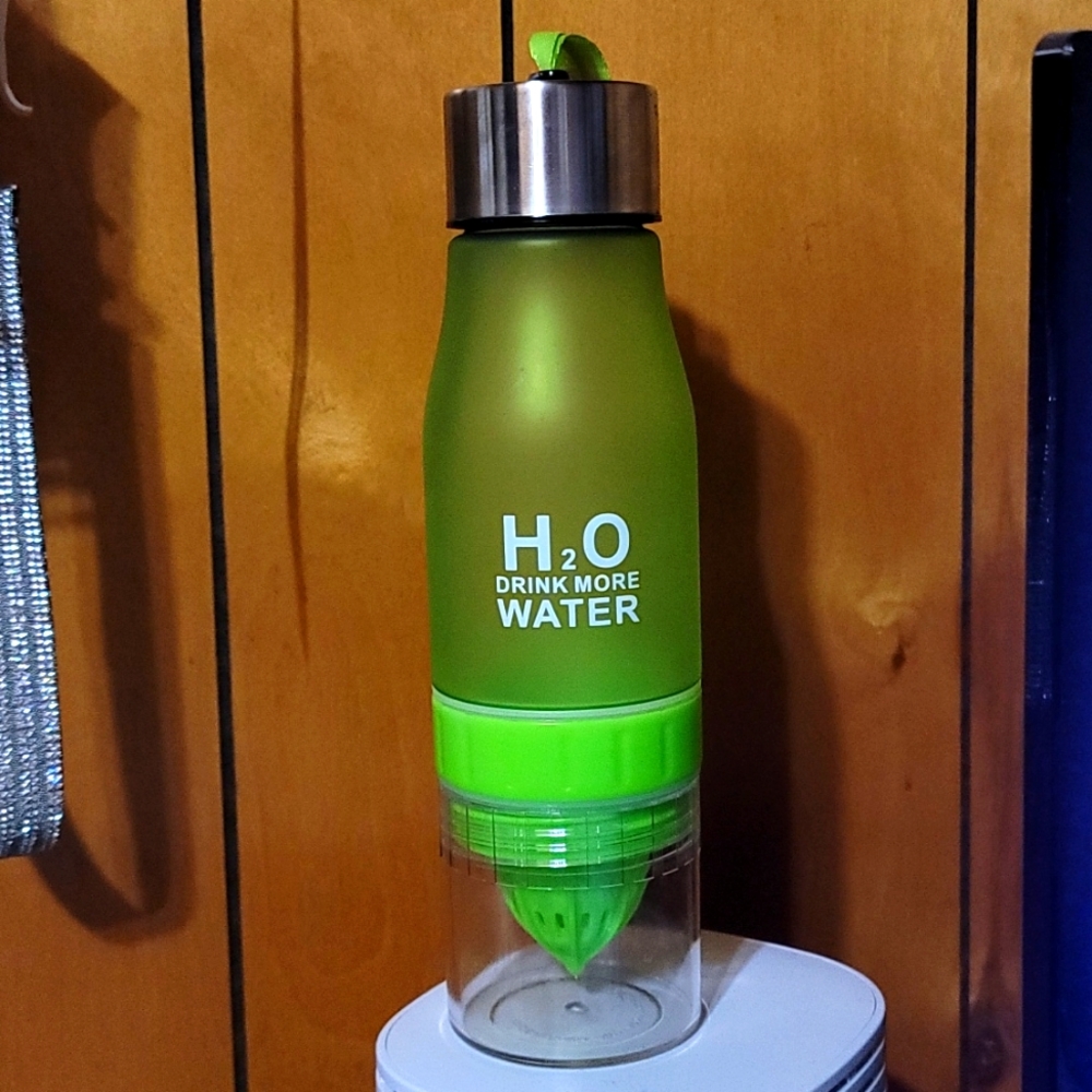 H20 Drink more water- water bottle